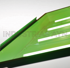 Mesa de Dibujo Técnico con Tablero de Luz Verde y Vidrio Transparente
