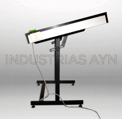 Mesa de Dibujo Técnico con Tablero de Luz Verde y Vidrio Transparente