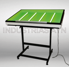Mesa de Dibujo Técnico con Tablero de Luz Verde y Vidrio Transparente