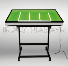 Mesa de Dibujo Técnico con Tablero de Luz Verde y Vidrio Transparente